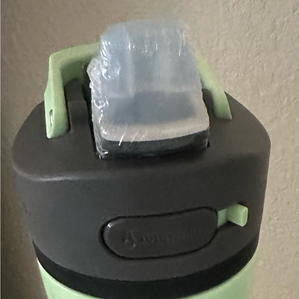 24 Oz Water Bottle w/Auto Pop Lid